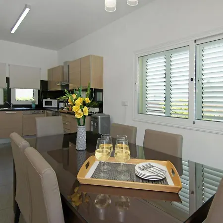 Palm By Interhome * Πρωταράς